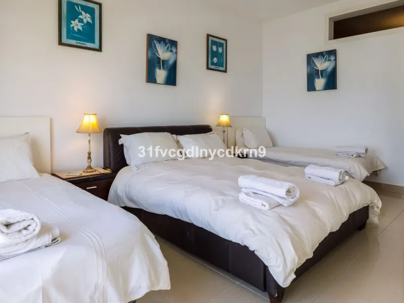 Stunning Townhouse frontline Port and beach! *with tourist license *
