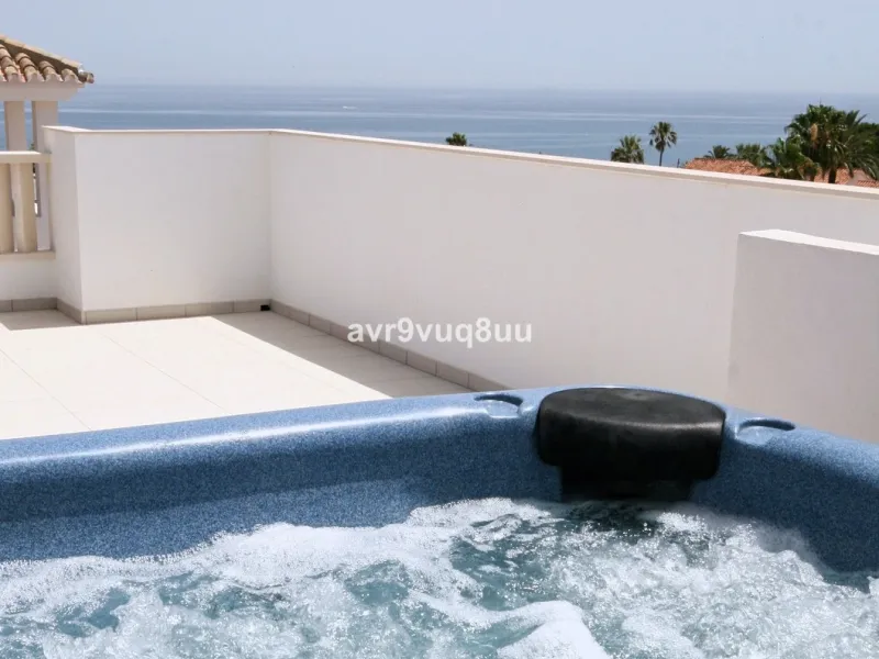 This super house has what everyone wants - a modern detached villa with private pool and sea views within an easy walk of La Cala de Mijas and the beach. The original house has had a second floor added, and the current layout makes this effectively two ho