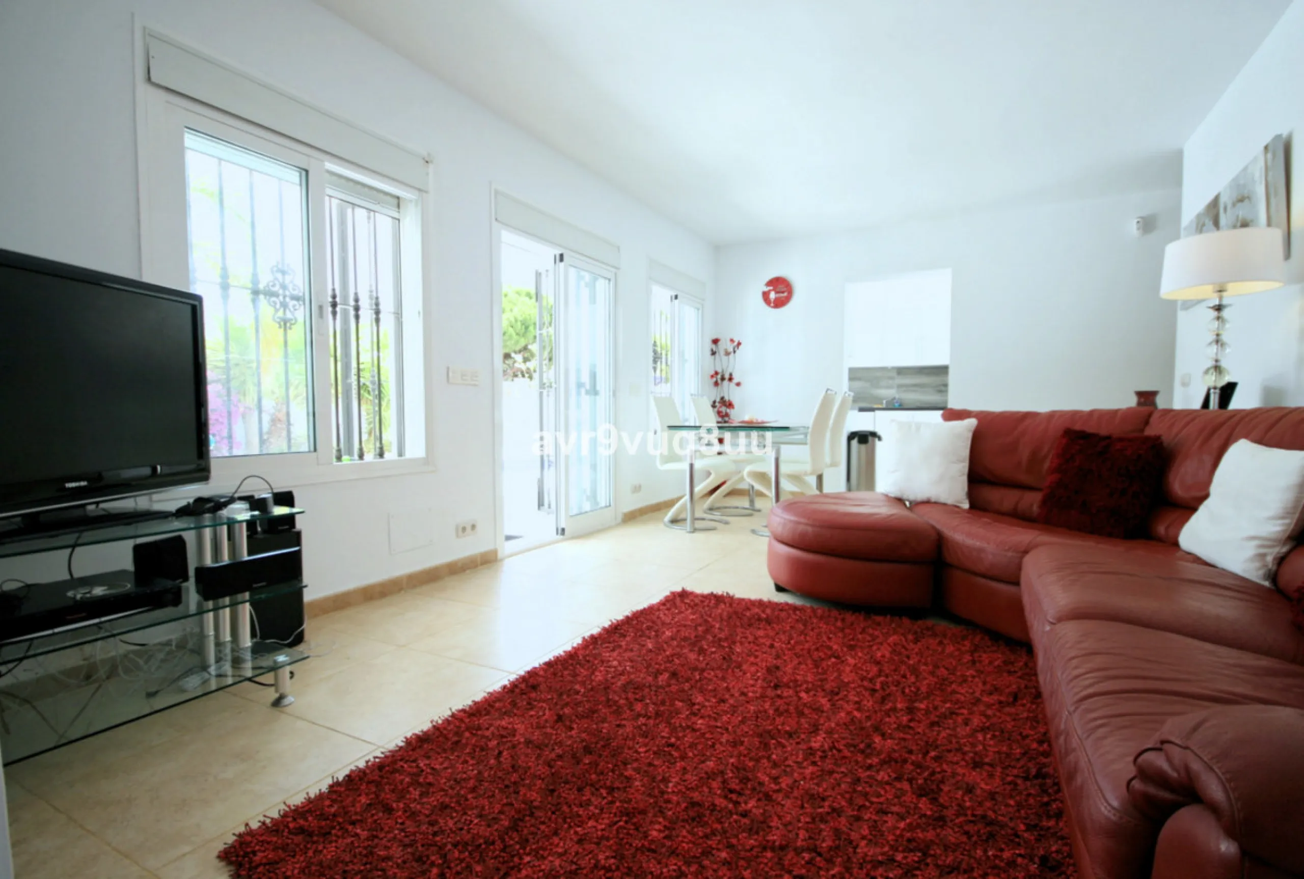 This super house has what everyone wants - a modern detached villa with private pool and sea views within an easy walk of La Cala de Mijas and the beach. The original house has had a second floor added, and the current layout makes this effectively two ho