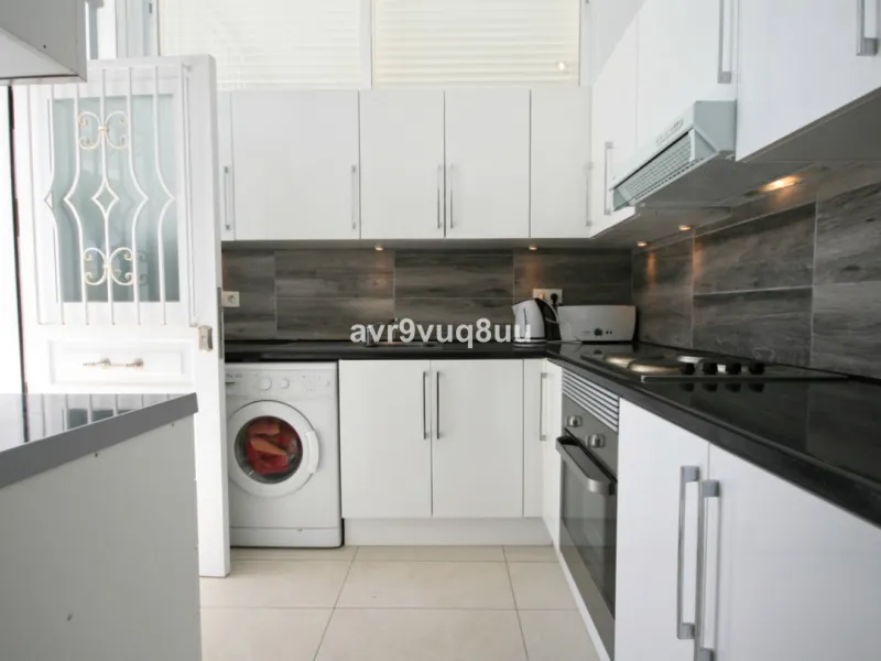 This super house has what everyone wants - a modern detached villa with private pool and sea views within an easy walk of La Cala de Mijas and the beach. The original house has had a second floor added, and the current layout makes this effectively two ho