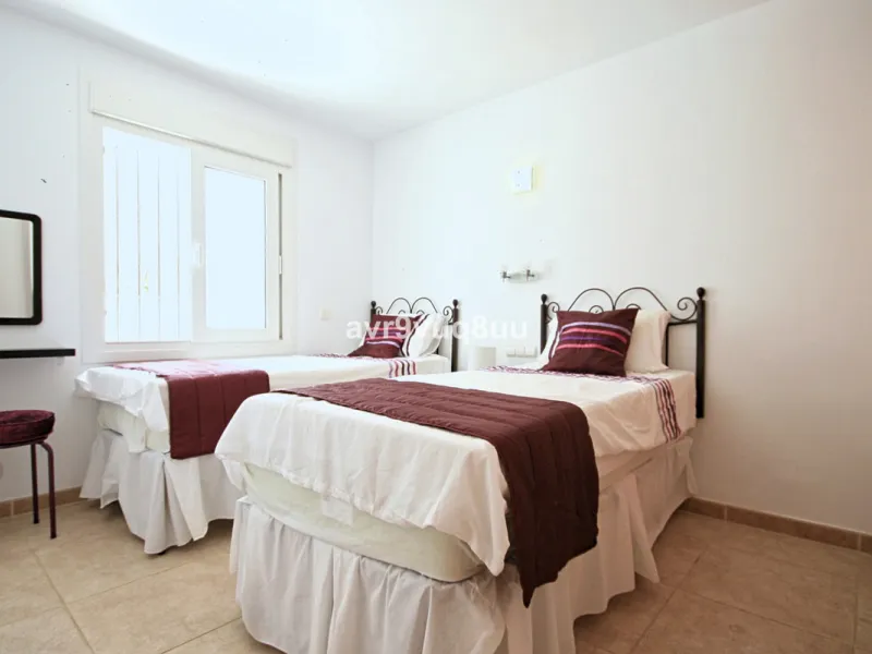 This super house has what everyone wants - a modern detached villa with private pool and sea views within an easy walk of La Cala de Mijas and the beach. The original house has had a second floor added, and the current layout makes this effectively two ho