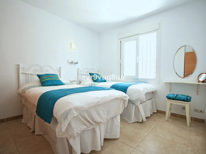 This super house has what everyone wants - a modern detached villa with private pool and sea views within an easy walk of La Cala de Mijas and the beach. The original house has had a second floor added, and the current layout makes this effectively two ho