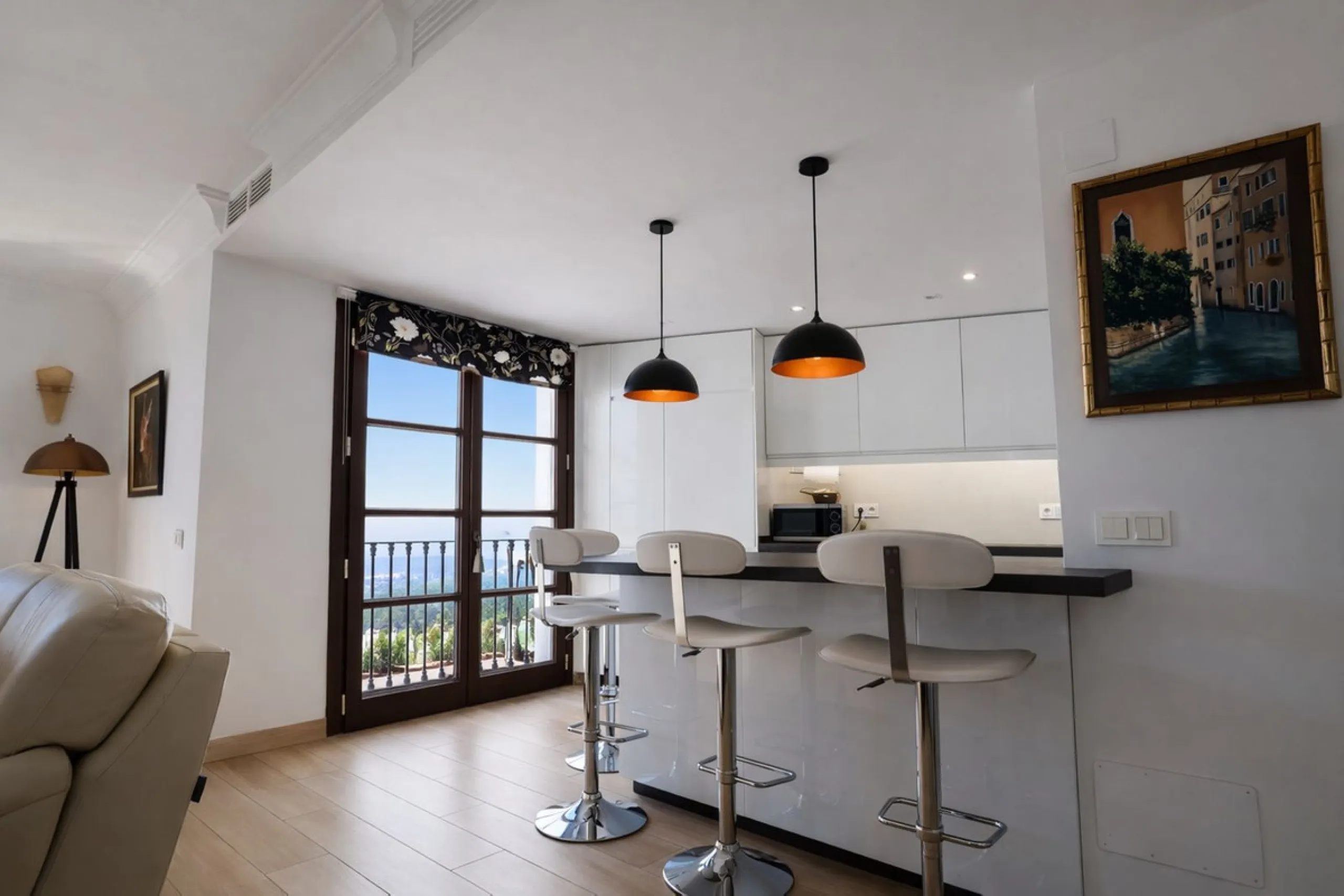 Panoramic views from this beautiful,  fully reformed 3 bed townhouse in the in the sought after village of La Heredia.