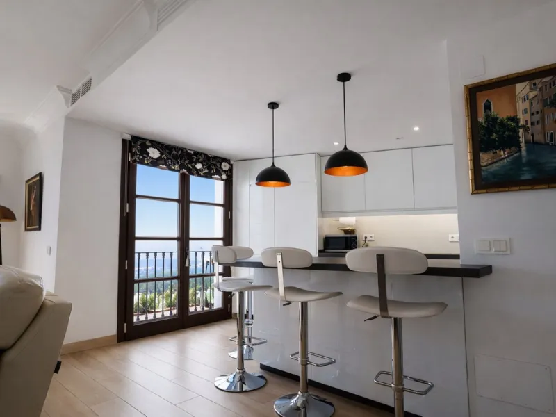 Panoramic views from this beautiful,  fully reformed 3 bed townhouse in the in the sought after village of La Heredia.