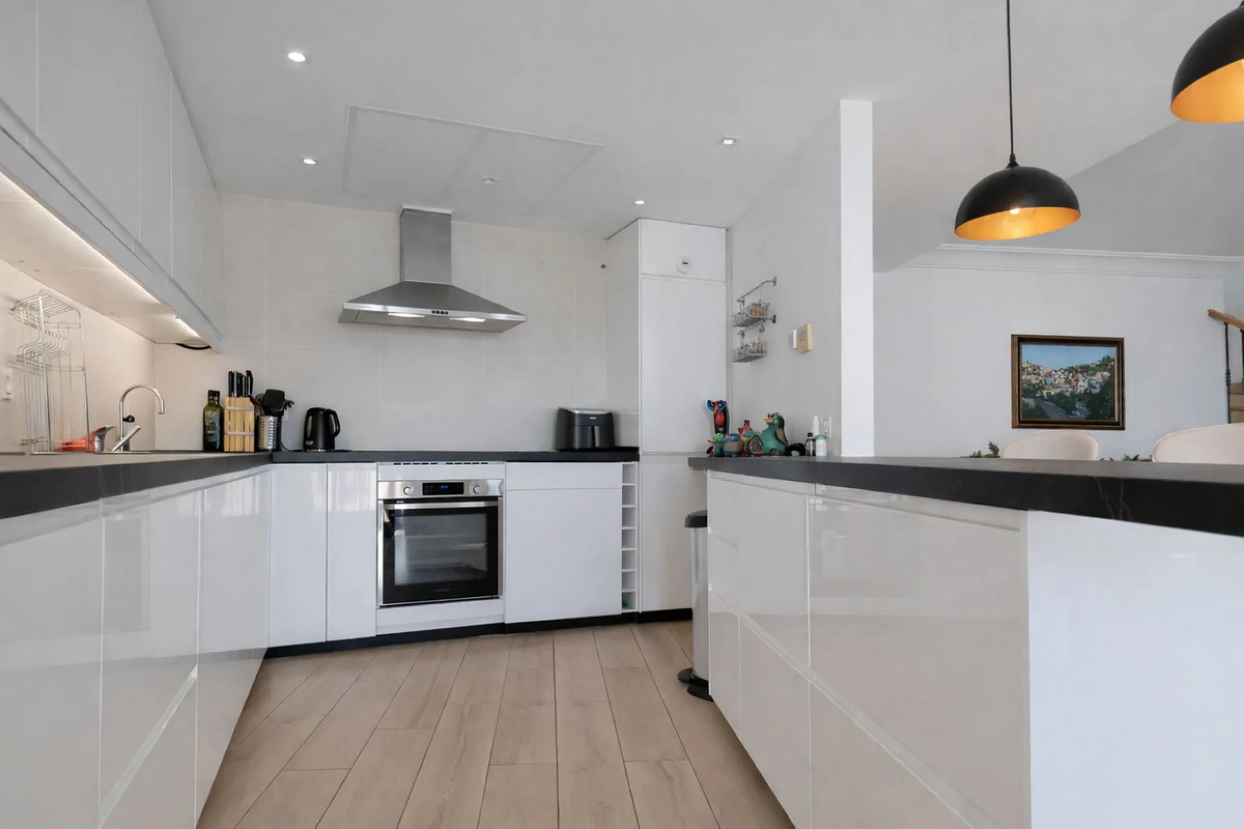 Panoramic views from this beautiful,  fully reformed 3 bed townhouse in the in the sought after village of La Heredia.
