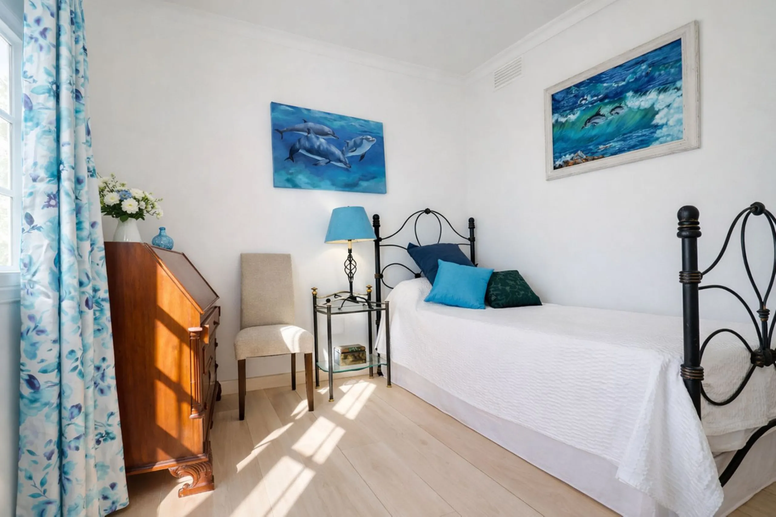 Panoramic views from this beautiful,  fully reformed 3 bed townhouse in the in the sought after village of La Heredia.