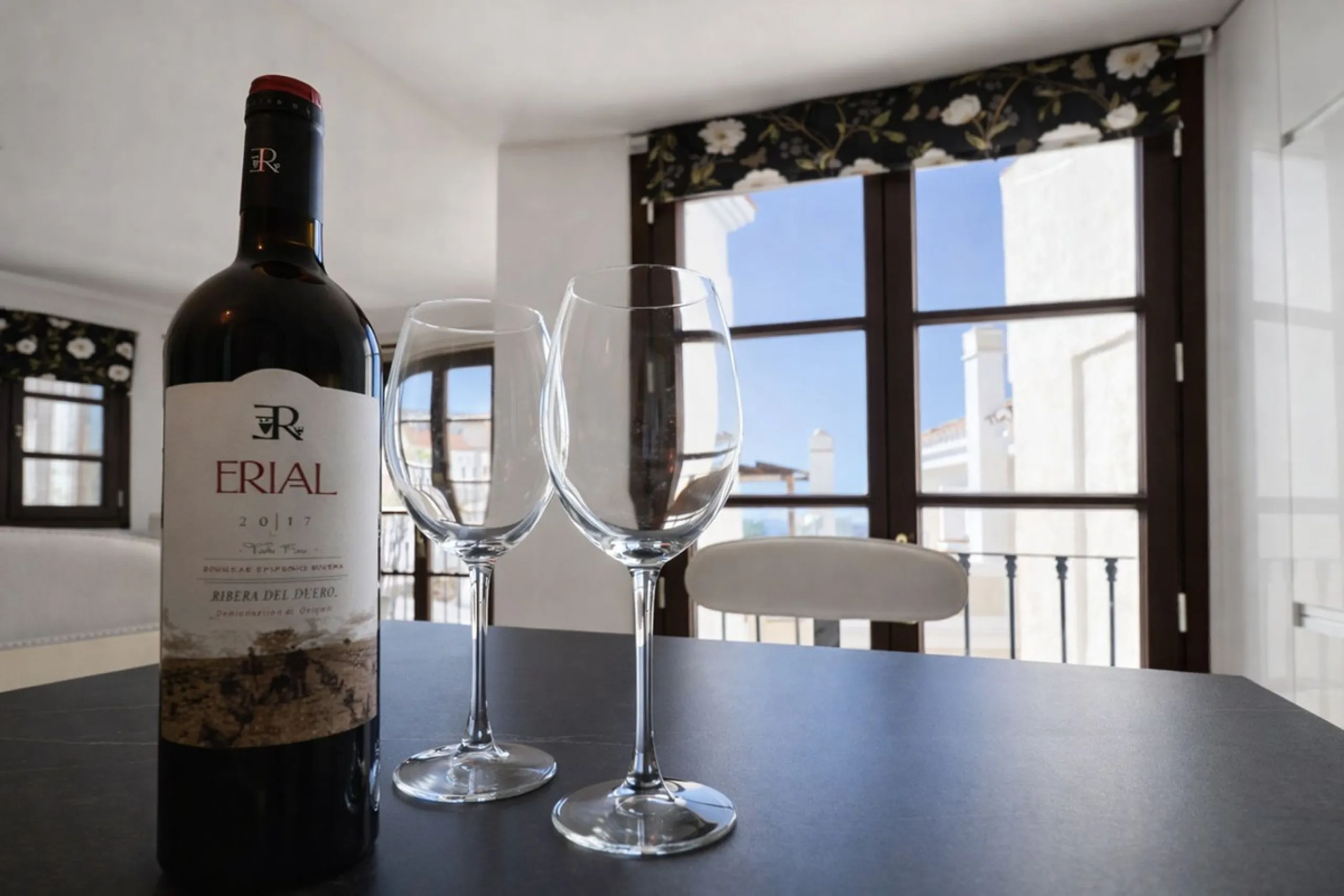 Panoramic views from this beautiful,  fully reformed 3 bed townhouse in the in the sought after village of La Heredia.