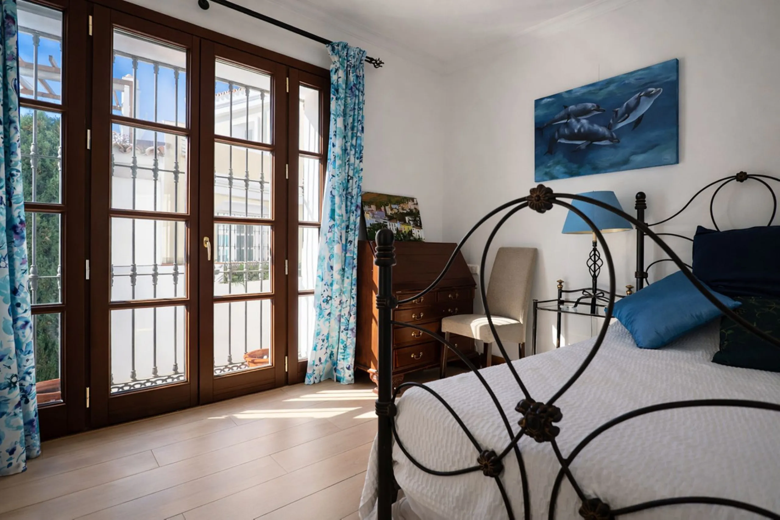 Panoramic views from this beautiful,  fully reformed 3 bed townhouse in the in the sought after village of La Heredia.