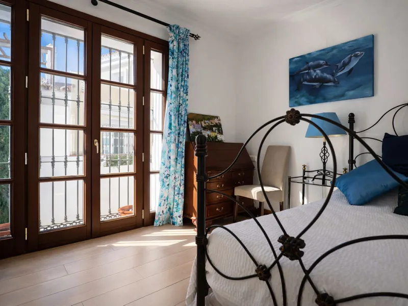 Panoramic views from this beautiful,  fully reformed 3 bed townhouse in the in the sought after village of La Heredia.