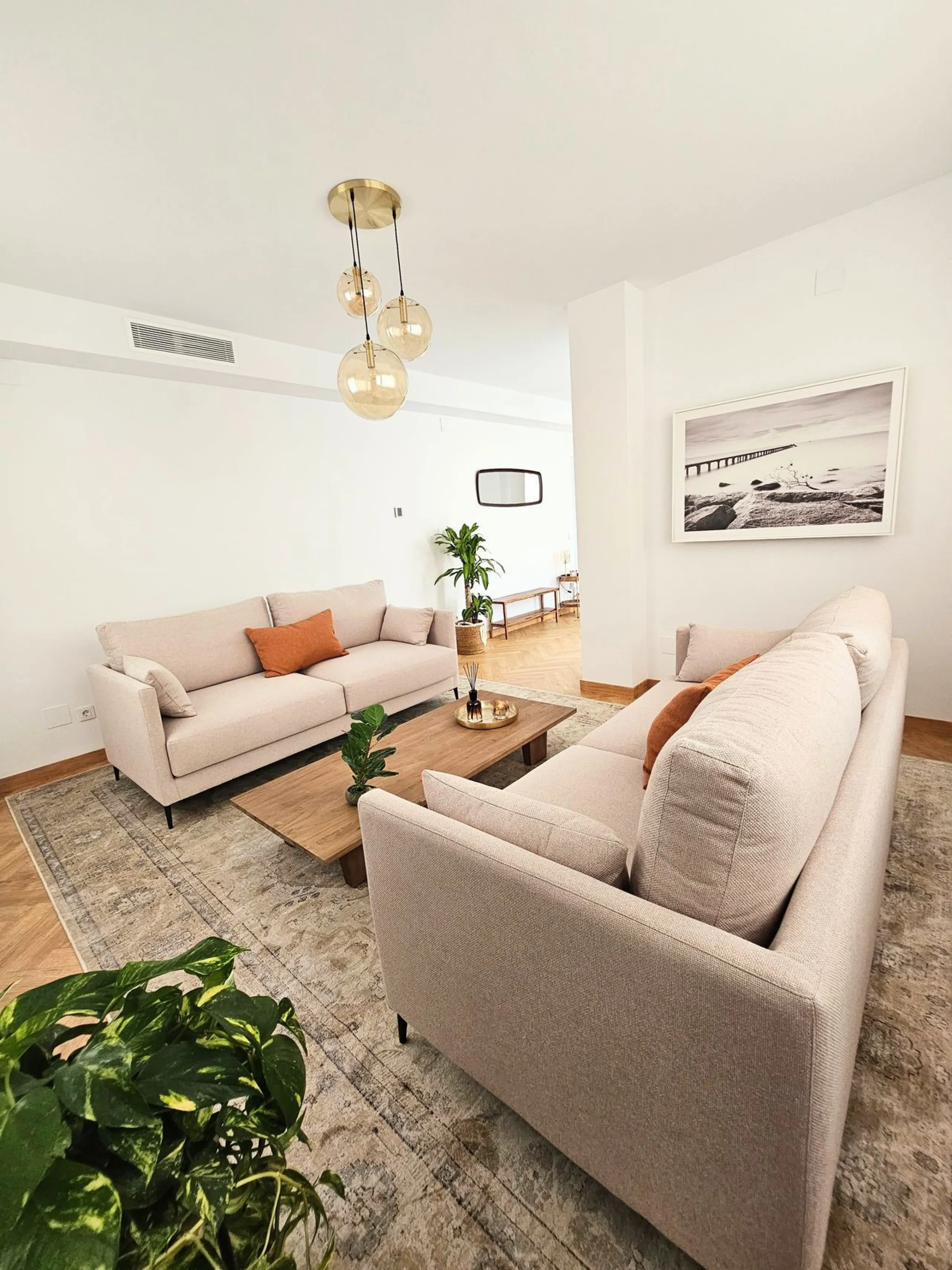 Unique opportunity to purchase an independent house within walking distance to all amenities, beach and golf in La Cala de Mijas.