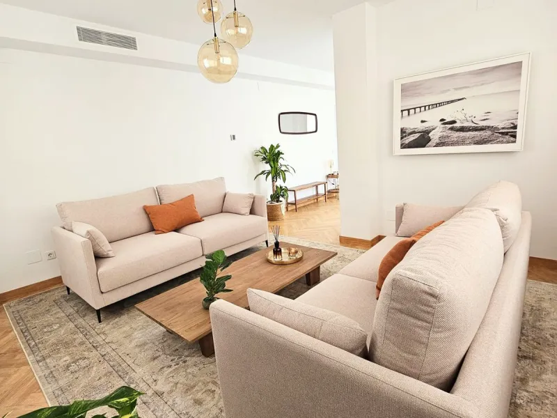 Unique opportunity to purchase an independent house within walking distance to all amenities, beach and golf in La Cala de Mijas.