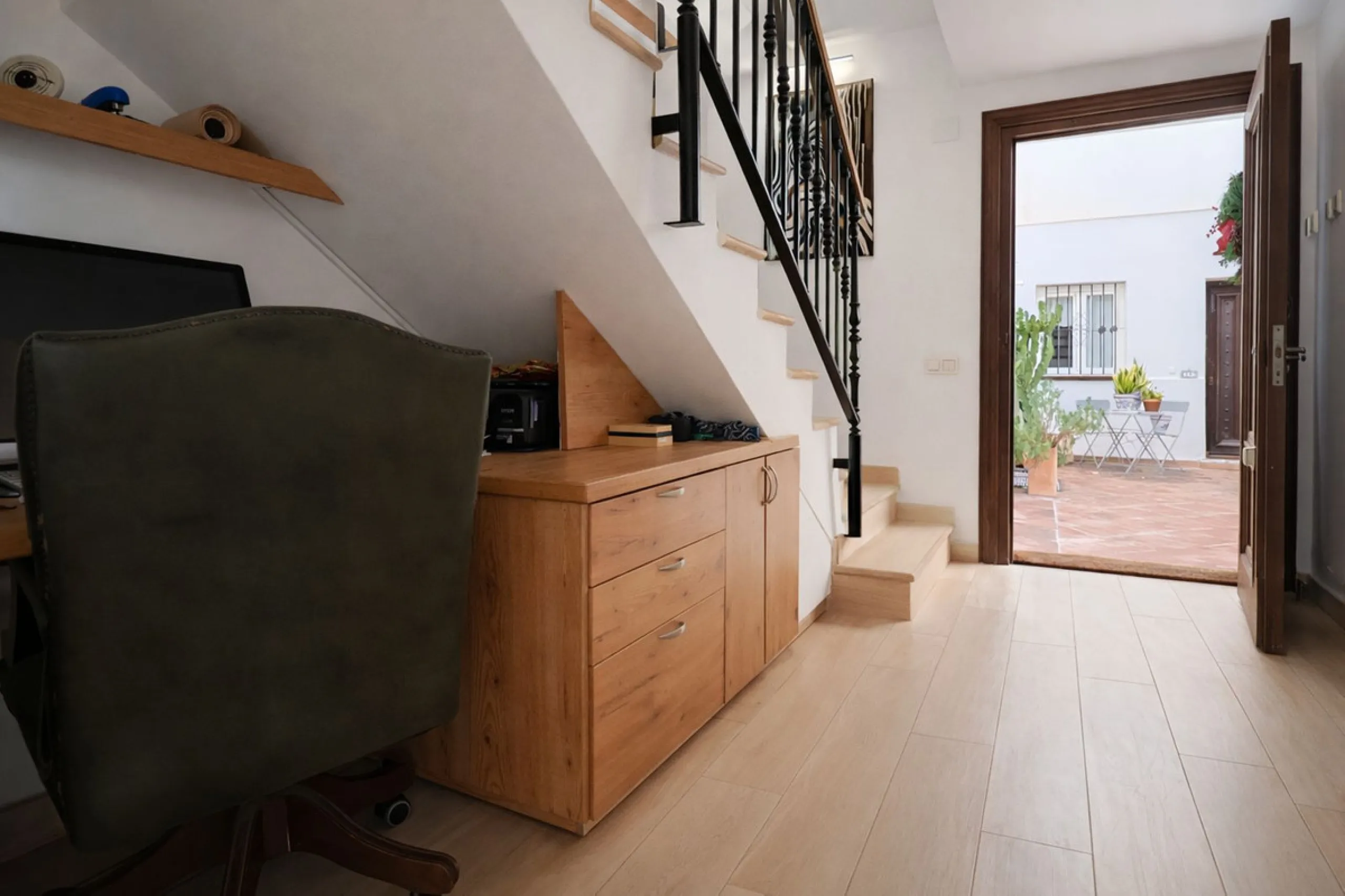 Panoramic views from this beautiful,  fully reformed 3 bed townhouse in the in the sought after village of La Heredia.