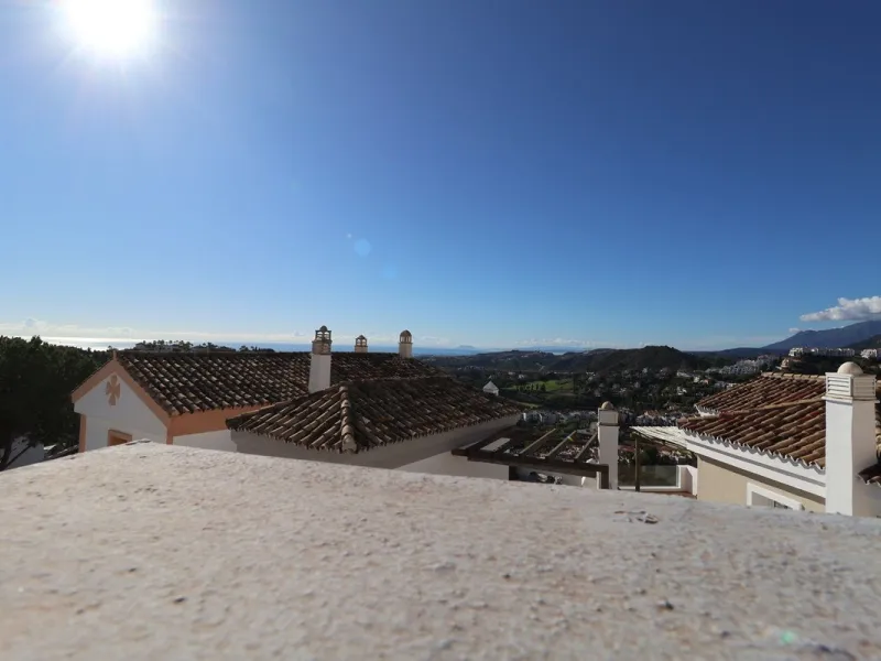 Panoramic views from this beautiful,  fully reformed 3 bed townhouse in the in the sought after village of La Heredia.