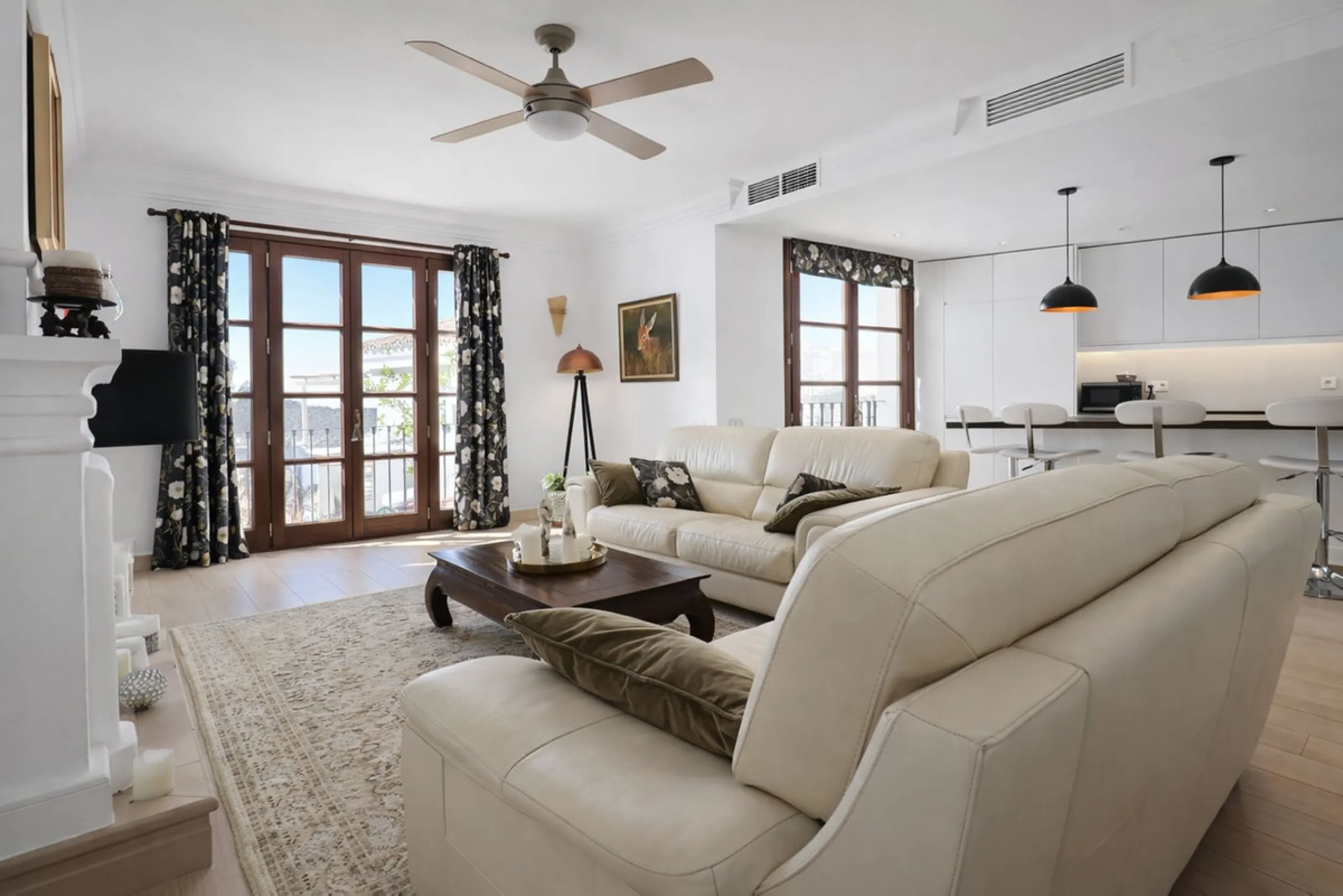 Panoramic views from this beautiful,  fully reformed 3 bed townhouse in the in the sought after village of La Heredia.