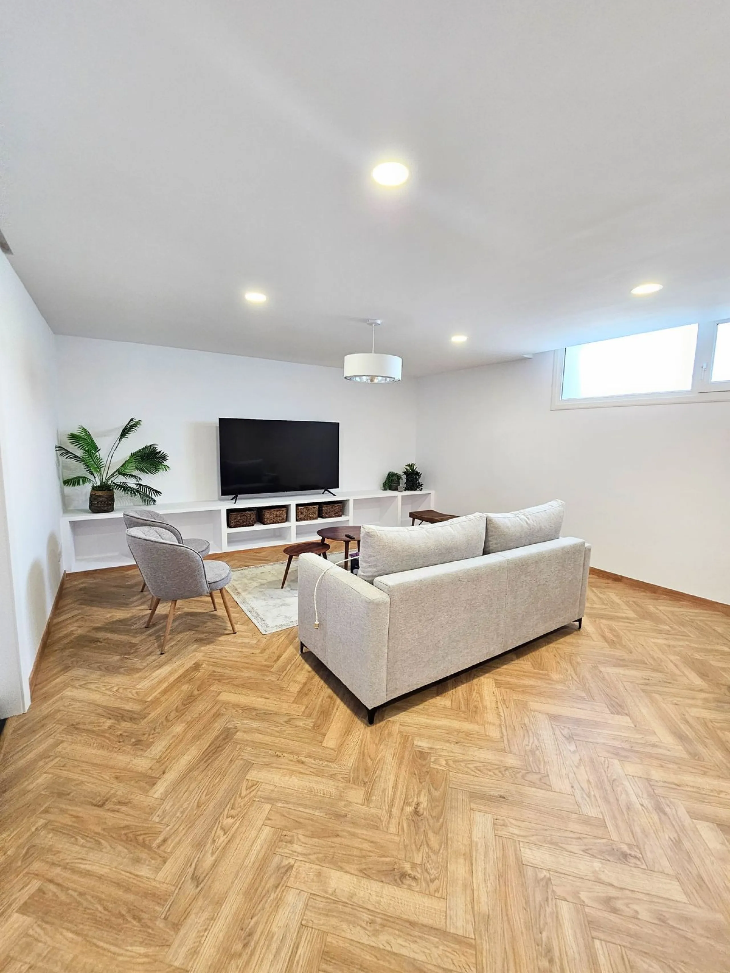 Unique opportunity to purchase an independent house within walking distance to all amenities, beach and golf in La Cala de Mijas.