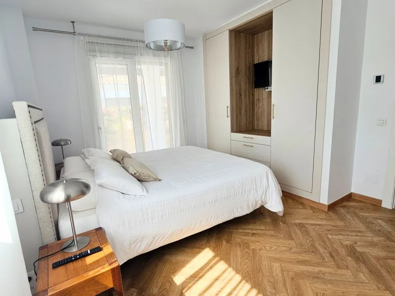 Unique opportunity to purchase an independent house within walking distance to all amenities, beach and golf in La Cala de Mijas.
