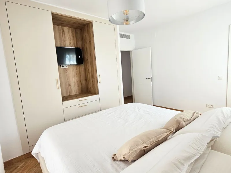 Unique opportunity to purchase an independent house within walking distance to all amenities, beach and golf in La Cala de Mijas.