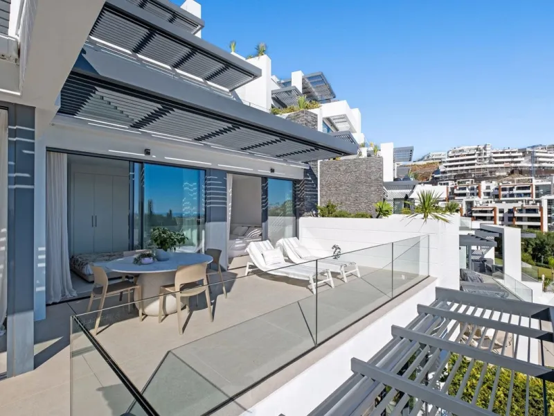 Apartment - Middle Floor Apartment в продаже в Benahavís, Málaga. В доме 2 спален и 2 ванных комнат. Площадь дома 112 м²