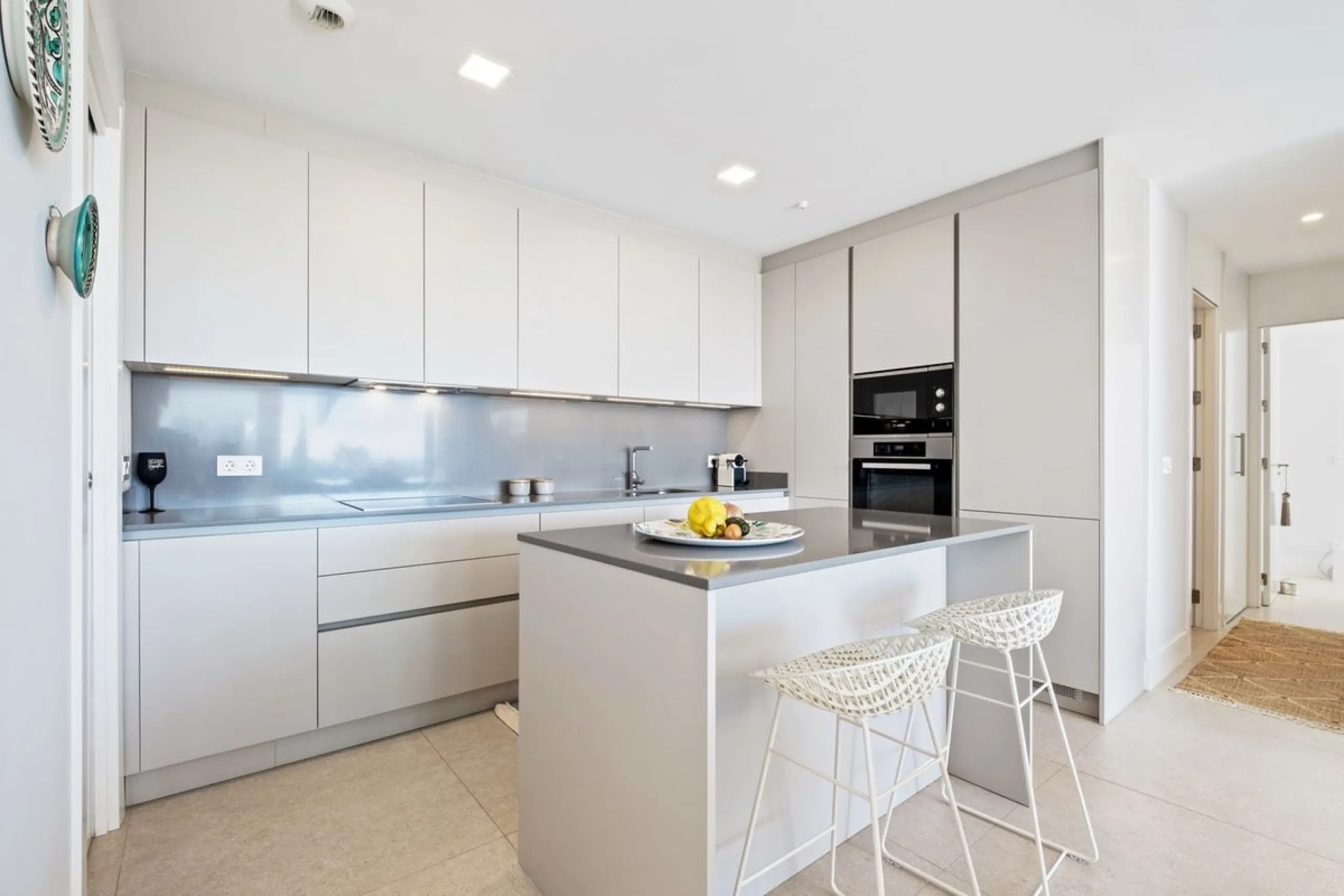 Apartment - Middle Floor Apartment в продаже в Benahavís, Málaga. В доме 2 спален и 2 ванных комнат. Площадь дома 112 м²
