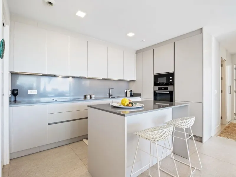 Apartment - Middle Floor Apartment в продаже в Benahavís, Málaga. В доме 2 спален и 2 ванных комнат. Площадь дома 112 м²