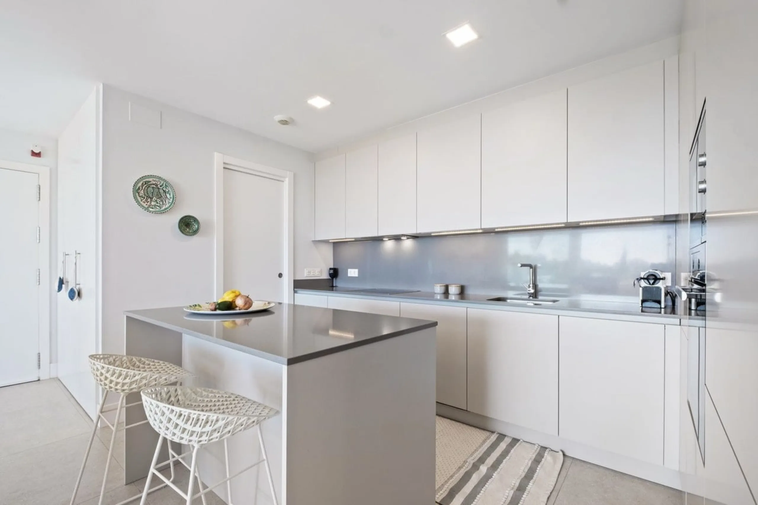 Apartment - Middle Floor Apartment в продаже в Benahavís, Málaga. В доме 2 спален и 2 ванных комнат. Площадь дома 112 м²