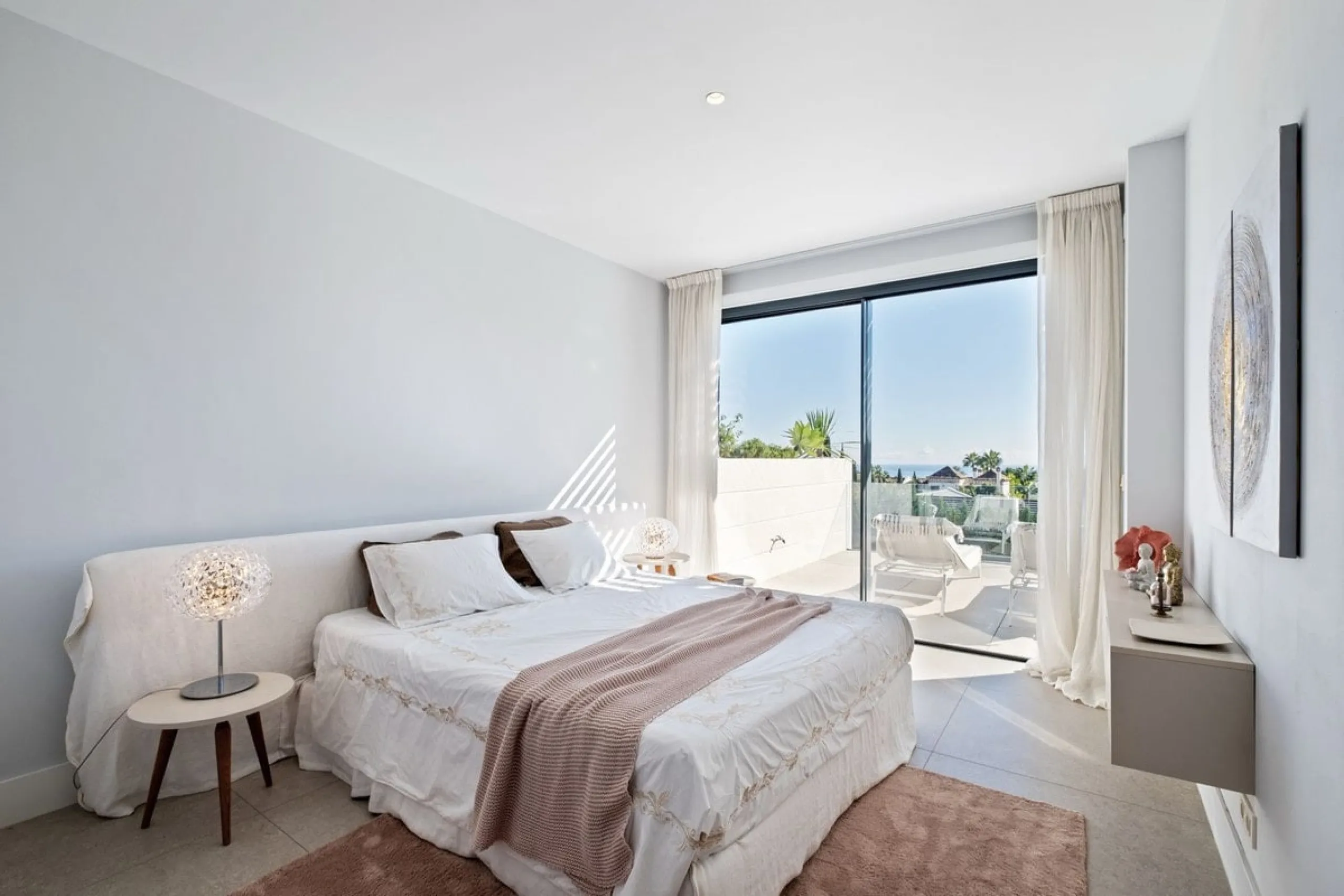 Apartment - Middle Floor Apartment в продаже в Benahavís, Málaga. В доме 2 спален и 2 ванных комнат. Площадь дома 112 м²
