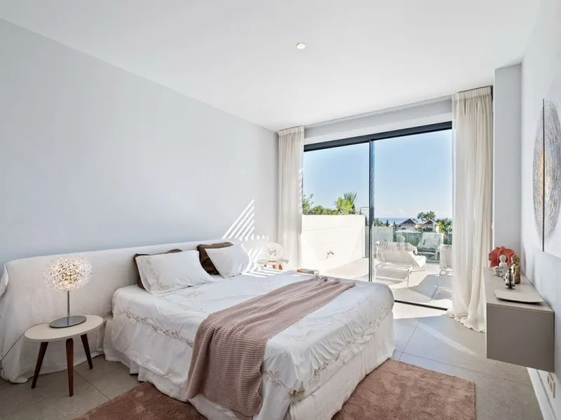 Apartment - Middle Floor Apartment в продаже в Benahavís, Málaga. В доме 2 спален и 2 ванных комнат. Площадь дома 112 м²