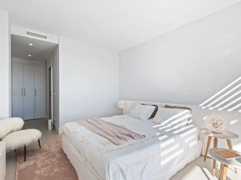 Apartment - Middle Floor Apartment в продаже в Benahavís, Málaga. В доме 2 спален и 2 ванных комнат. Площадь дома 112 м²