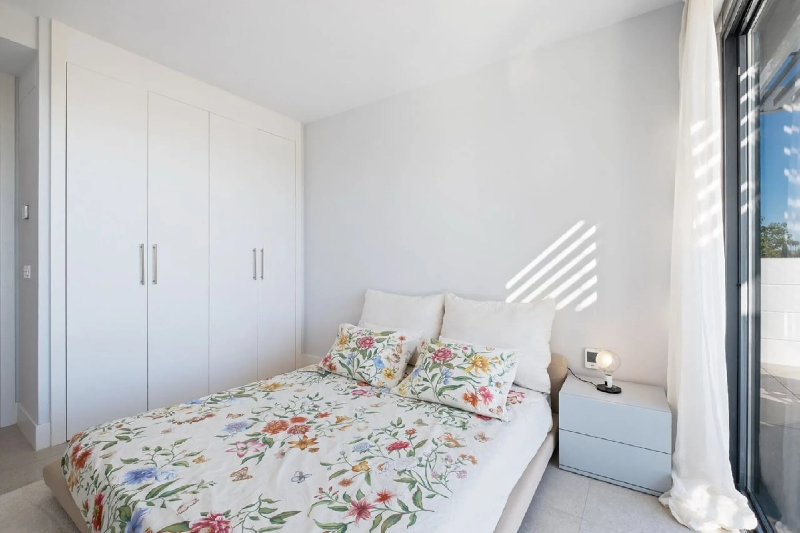 Apartment - Middle Floor Apartment в продаже в Benahavís, Málaga. В доме 2 спален и 2 ванных комнат. Площадь дома 112 м²