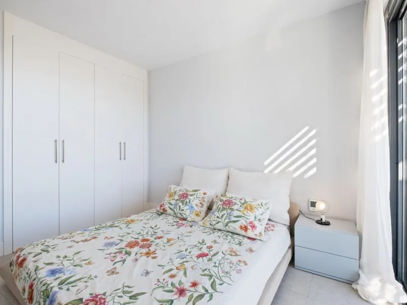 Apartment - Middle Floor Apartment в продаже в Benahavís, Málaga. В доме 2 спален и 2 ванных комнат. Площадь дома 112 м²