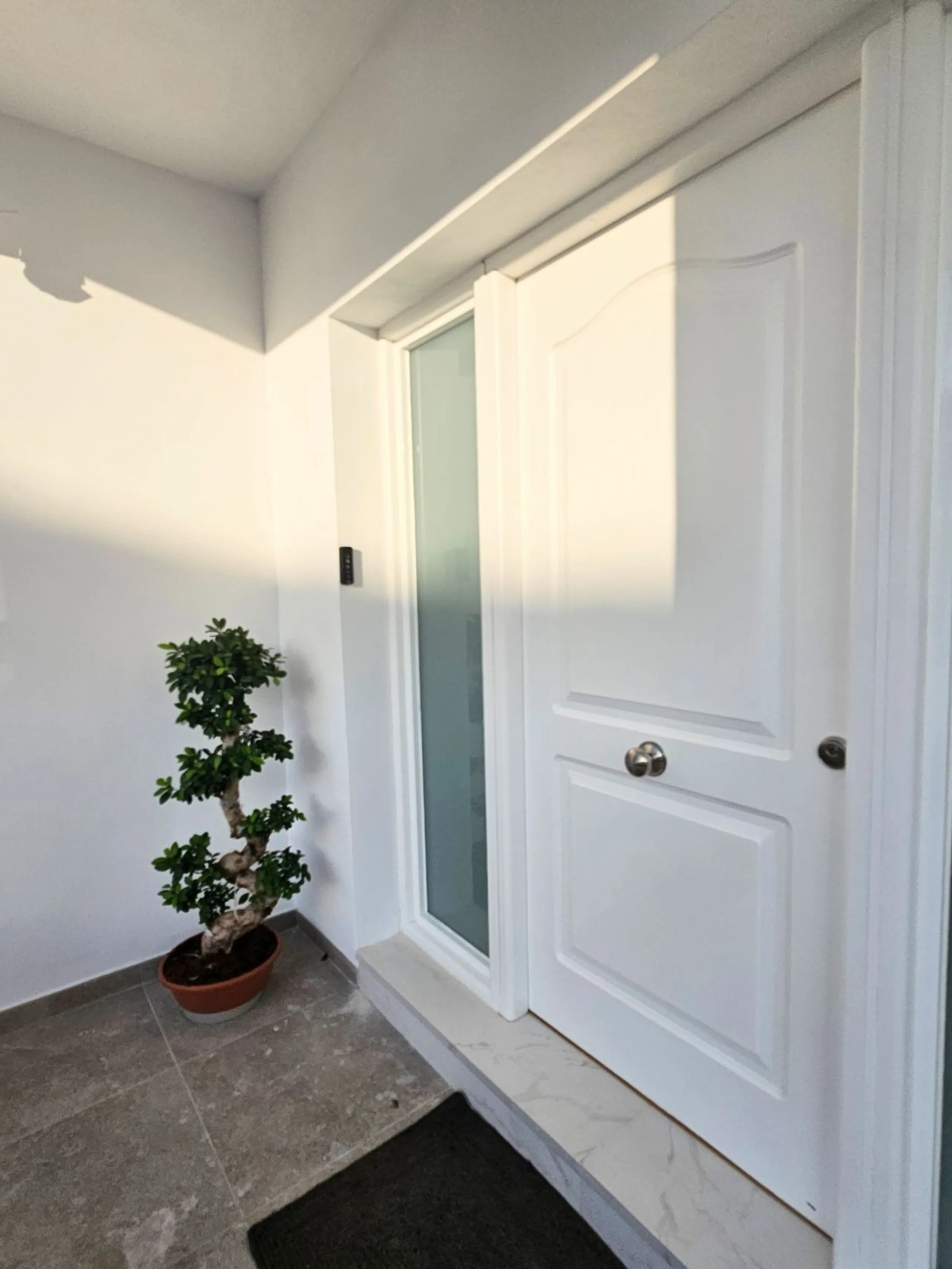 Unique opportunity to purchase an independent house within walking distance to all amenities, beach and golf in La Cala de Mijas.