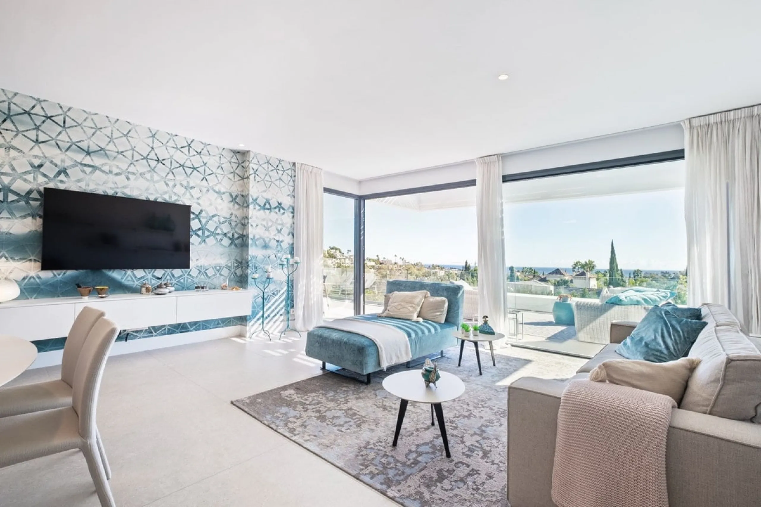 Apartment - Middle Floor Apartment в продаже в Benahavís, Málaga. В доме 2 спален и 2 ванных комнат. Площадь дома 112 м²