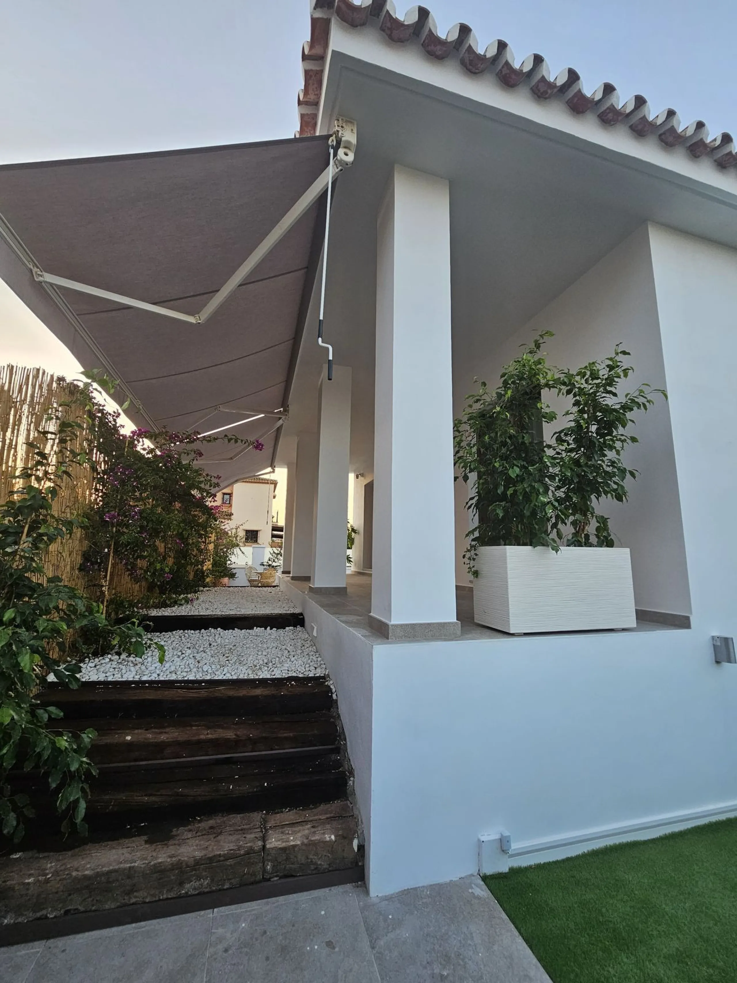 Unique opportunity to purchase an independent house within walking distance to all amenities, beach and golf in La Cala de Mijas.