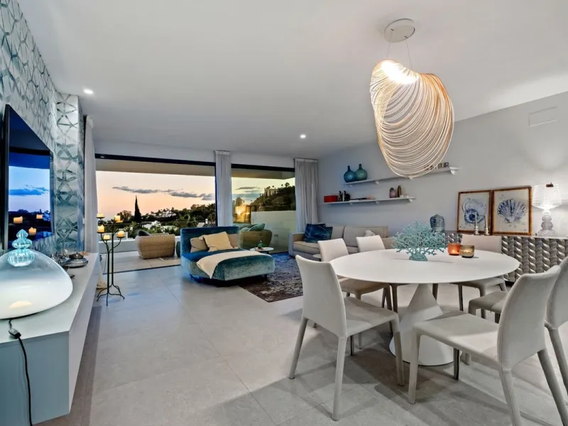 Apartment - Middle Floor Apartment в продаже в Benahavís, Málaga. В доме 2 спален и 2 ванных комнат. Площадь дома 112 м²