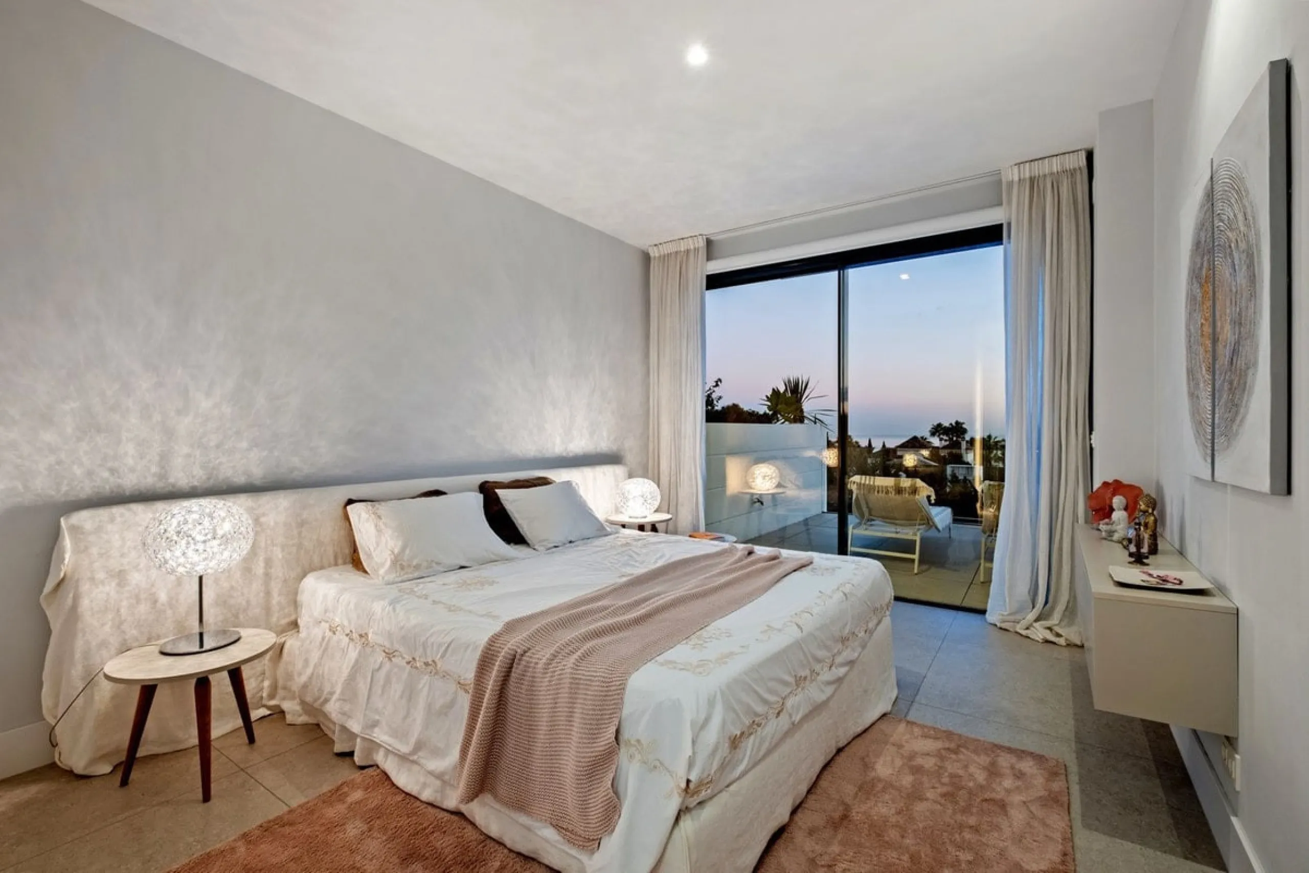Apartment - Middle Floor Apartment в продаже в Benahavís, Málaga. В доме 2 спален и 2 ванных комнат. Площадь дома 112 м²
