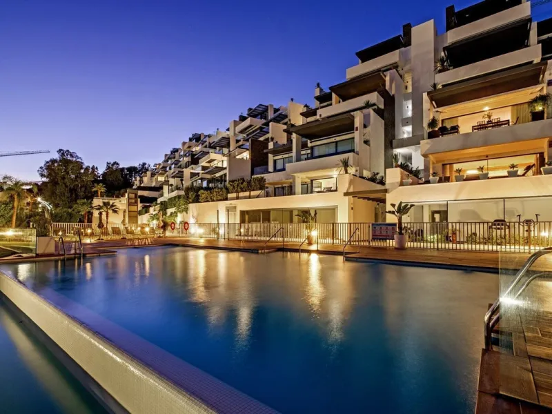 Apartment - Middle Floor Apartment в продаже в Benahavís, Málaga. В доме 2 спален и 2 ванных комнат. Площадь дома 112 м²