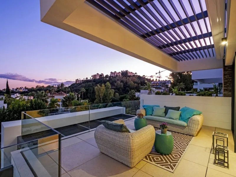 Apartment - Middle Floor Apartment в продаже в Benahavís, Málaga. В доме 2 спален и 2 ванных комнат. Площадь дома 112 м²