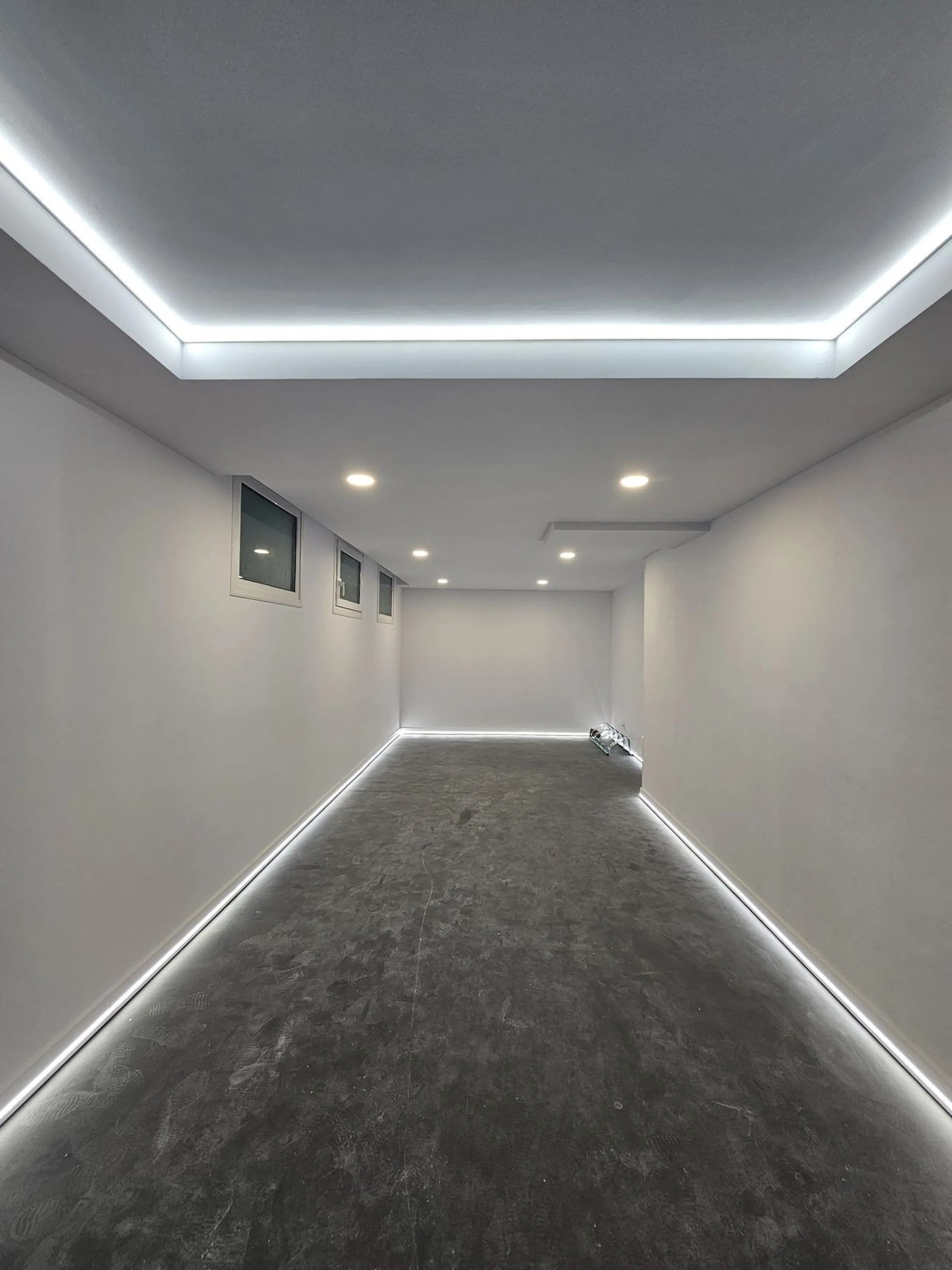 Unique opportunity to purchase an independent house within walking distance to all amenities, beach and golf in La Cala de Mijas.