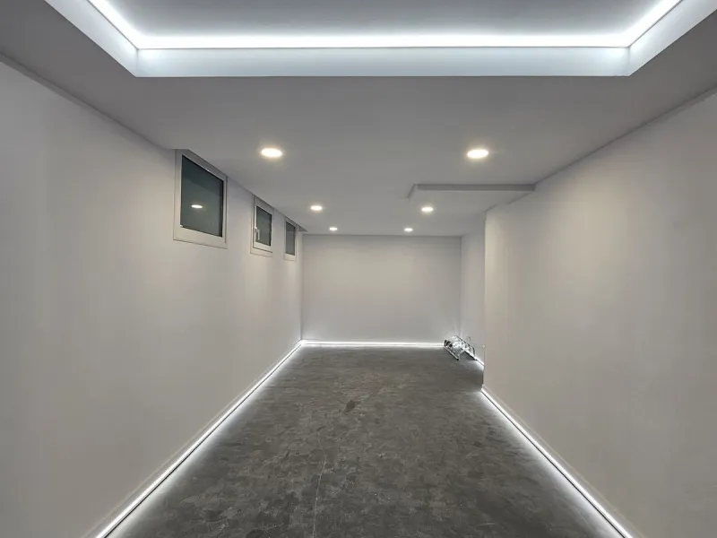 Unique opportunity to purchase an independent house within walking distance to all amenities, beach and golf in La Cala de Mijas.