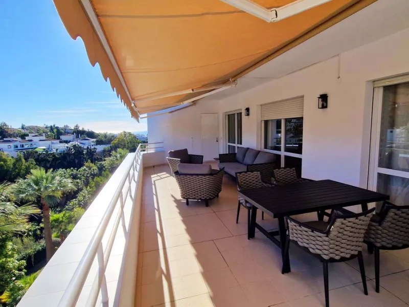 Apartment - Penthouse в продаже в Benalmadena, Málaga. В доме 3 спален и 2 ванных комнат. Площадь дома 122 м²