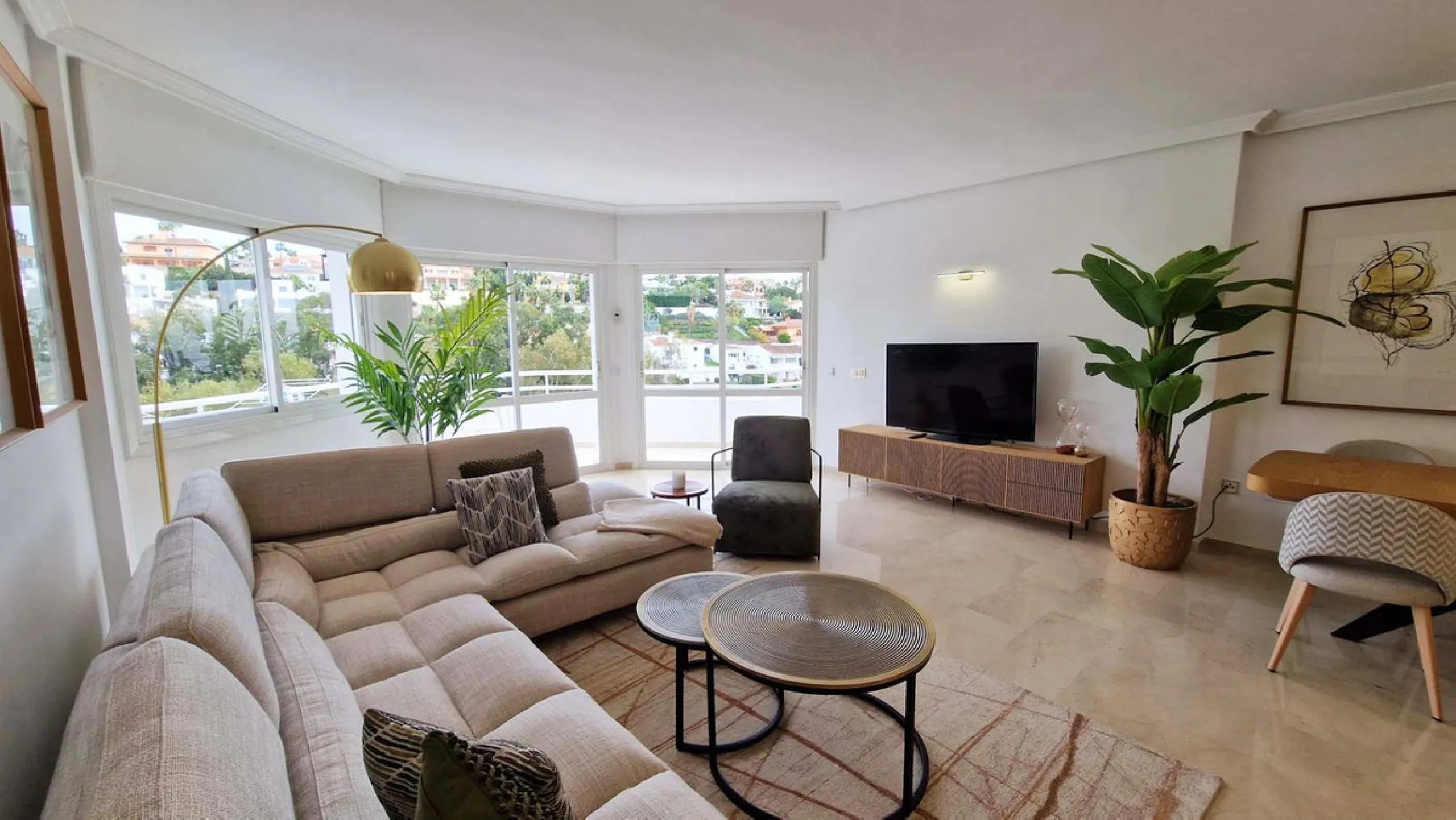 Apartment - Penthouse в продаже в Benalmadena, Málaga. В доме 3 спален и 2 ванных комнат. Площадь дома 122 м²