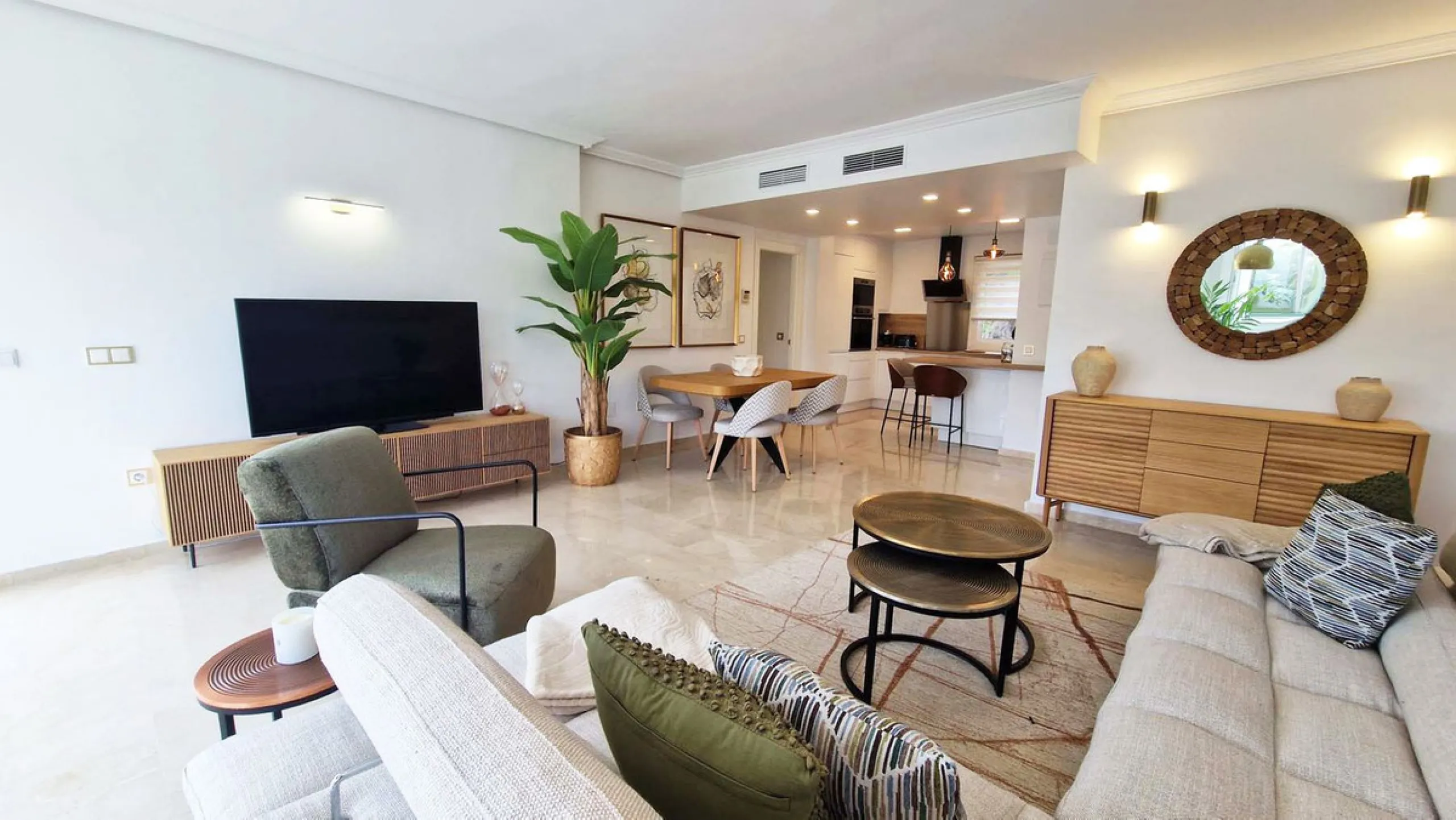 Apartment - Penthouse в продаже в Benalmadena, Málaga. В доме 3 спален и 2 ванных комнат. Площадь дома 122 м²