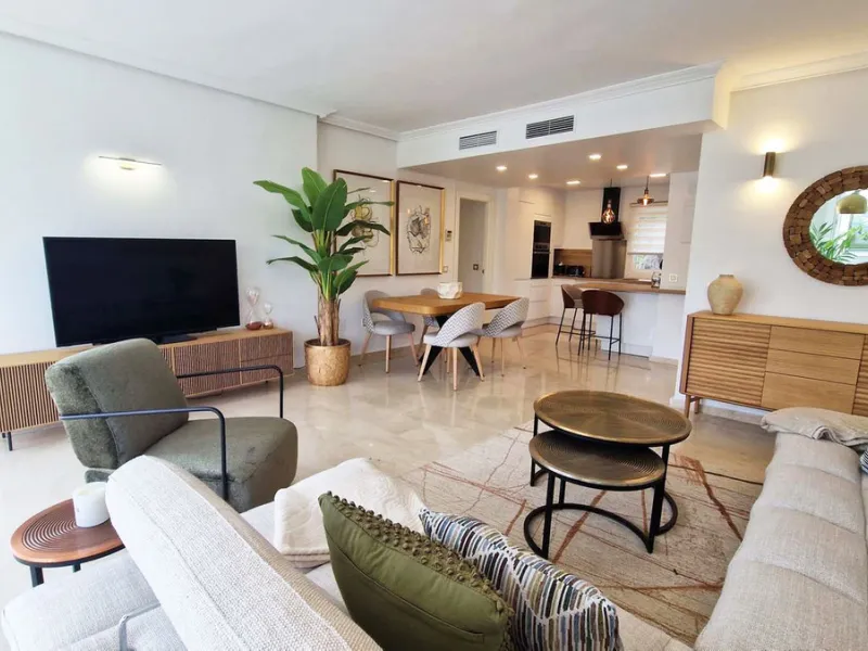 Apartment - Penthouse в продаже в Benalmadena, Málaga. В доме 3 спален и 2 ванных комнат. Площадь дома 122 м²