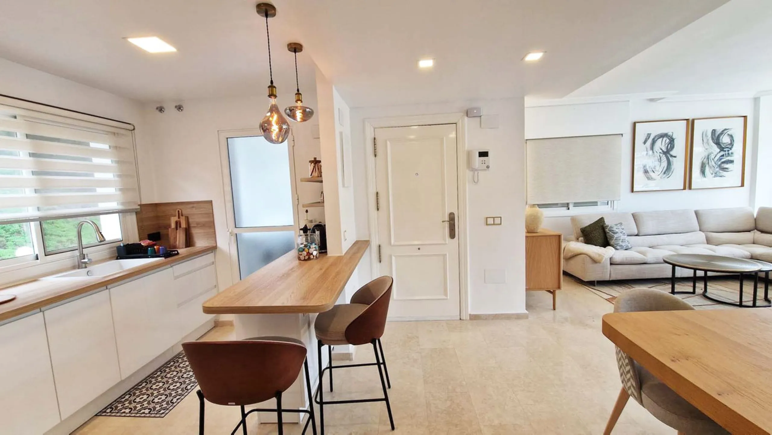 Apartment - Penthouse в продаже в Benalmadena, Málaga. В доме 3 спален и 2 ванных комнат. Площадь дома 122 м²