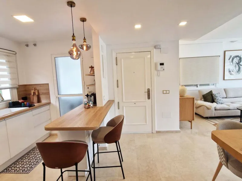 Apartment - Penthouse в продаже в Benalmadena, Málaga. В доме 3 спален и 2 ванных комнат. Площадь дома 122 м²