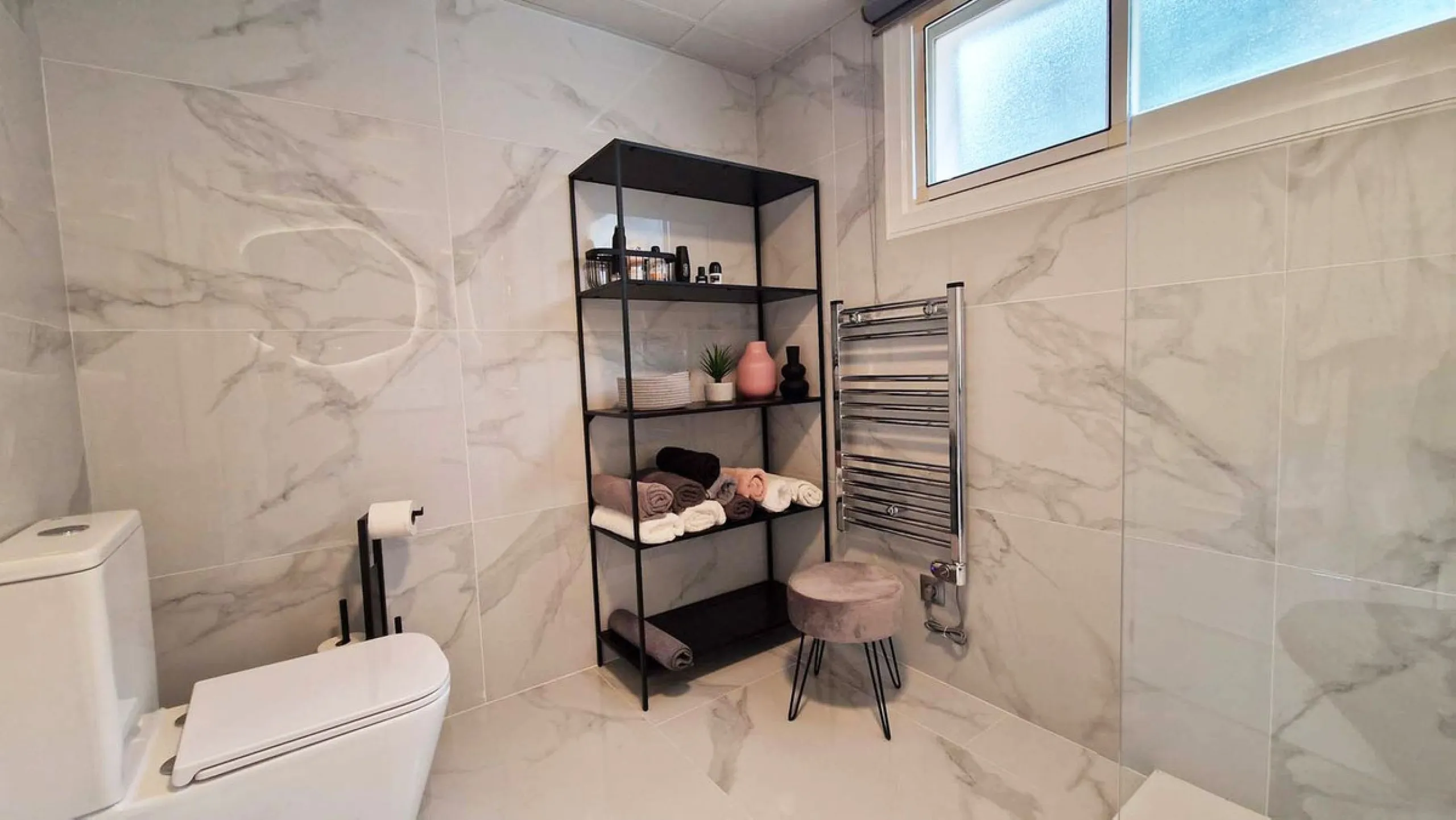 Apartment - Penthouse в продаже в Benalmadena, Málaga. В доме 3 спален и 2 ванных комнат. Площадь дома 122 м²