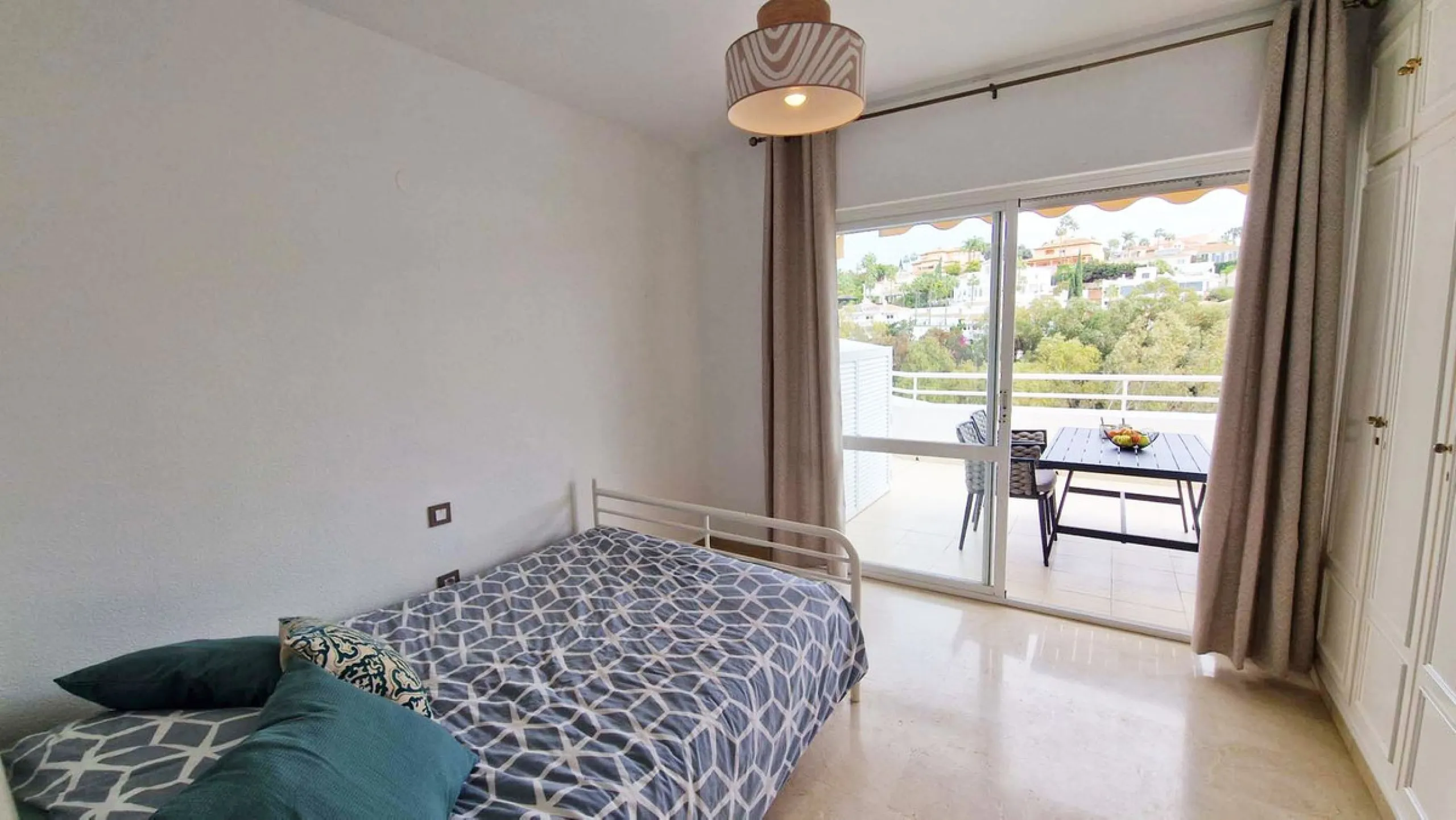 Apartment - Penthouse в продаже в Benalmadena, Málaga. В доме 3 спален и 2 ванных комнат. Площадь дома 122 м²