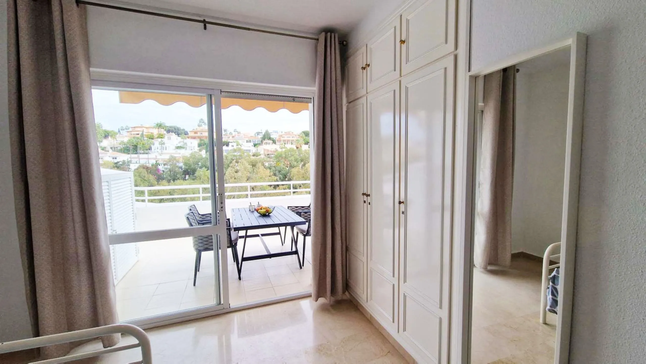 Apartment - Penthouse в продаже в Benalmadena, Málaga. В доме 3 спален и 2 ванных комнат. Площадь дома 122 м²