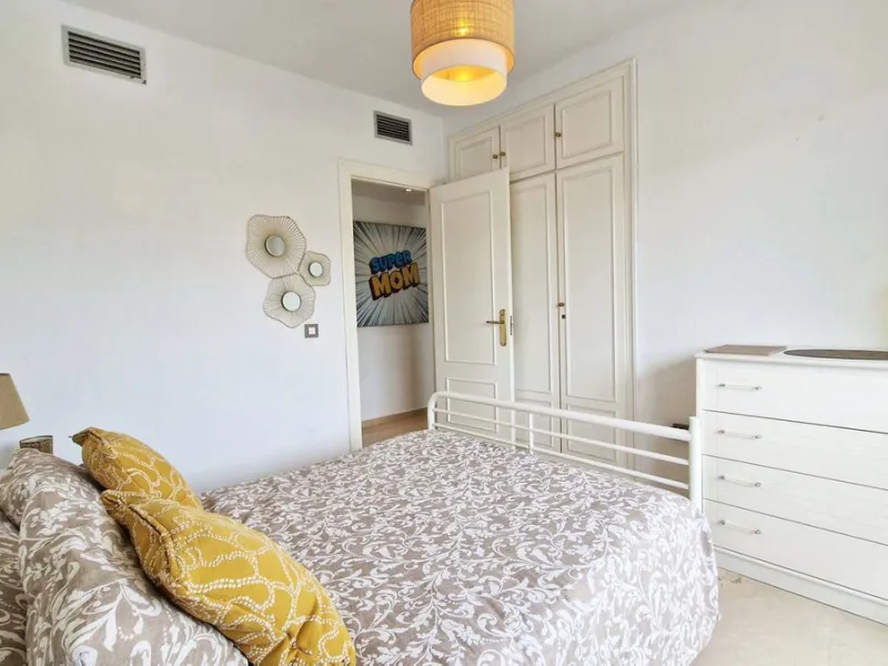 Apartment - Penthouse в продаже в Benalmadena, Málaga. В доме 3 спален и 2 ванных комнат. Площадь дома 122 м²