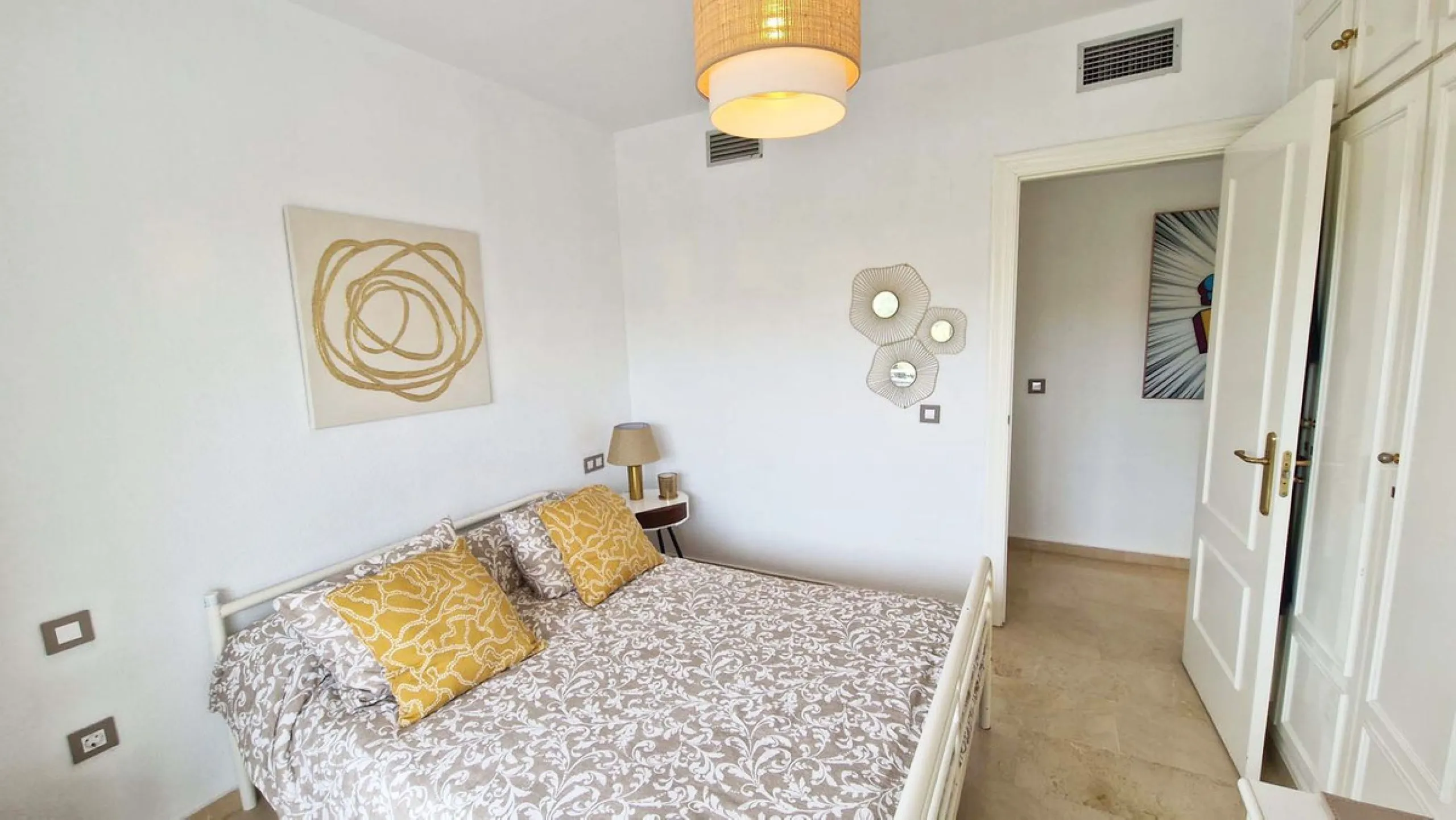 Apartment - Penthouse в продаже в Benalmadena, Málaga. В доме 3 спален и 2 ванных комнат. Площадь дома 122 м²